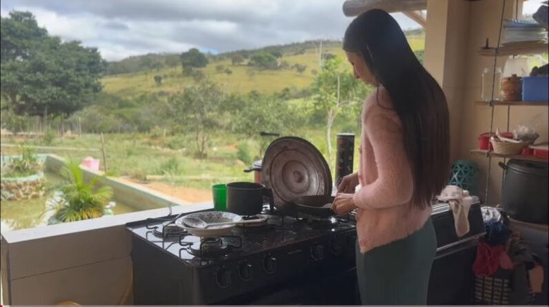 PREPARANDO O CAFÉ DA MANHÃ ENTRE AS MONTANHAS PRAS CRIANÇAS + PESCARIA NA CAVERNA